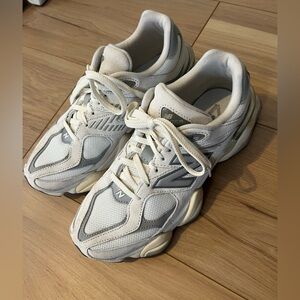 New Balance 9060 Women’s Sneakers